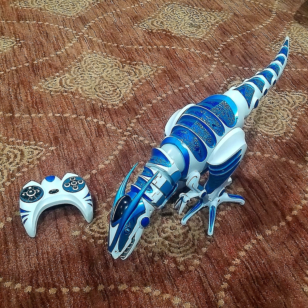 Mechanical remote controlled dinosaur